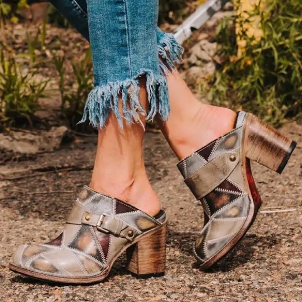 Freebird Beetle Clogs